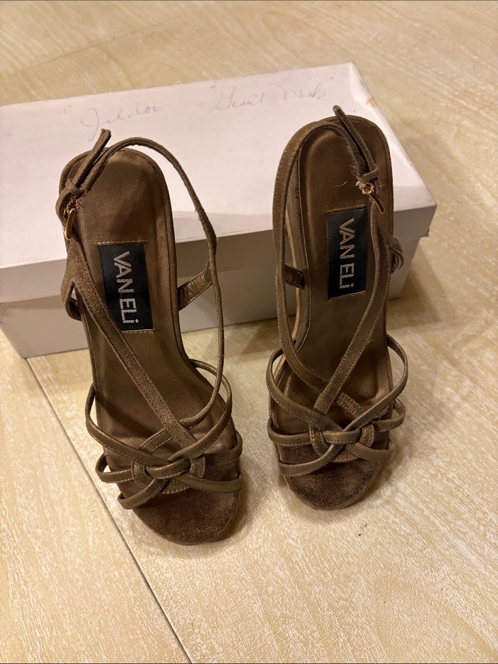New in box Van Eli leather wedges
